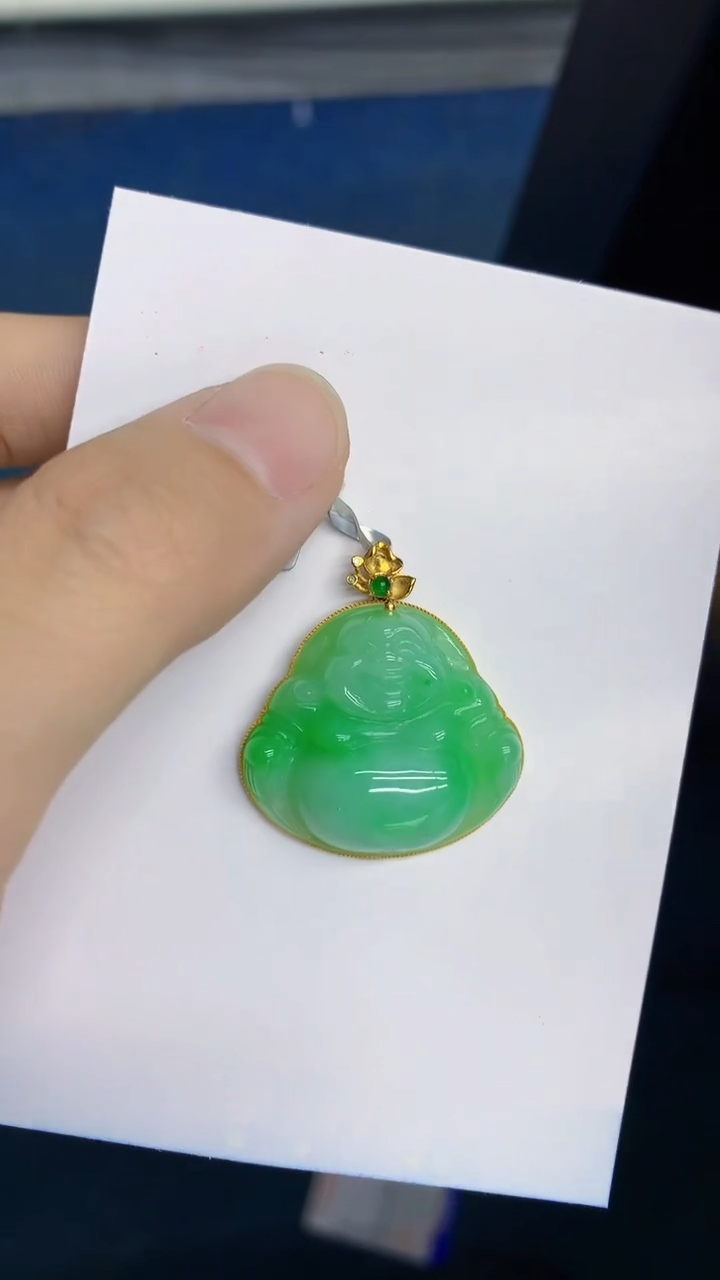 翡翠18K金镶嵌颈饰             1