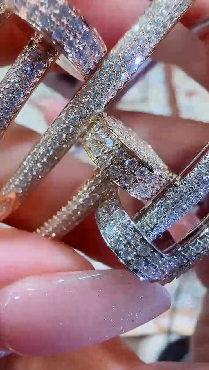 手镯18K金镶嵌钻石满钻钉子手镯（多样性发其一）