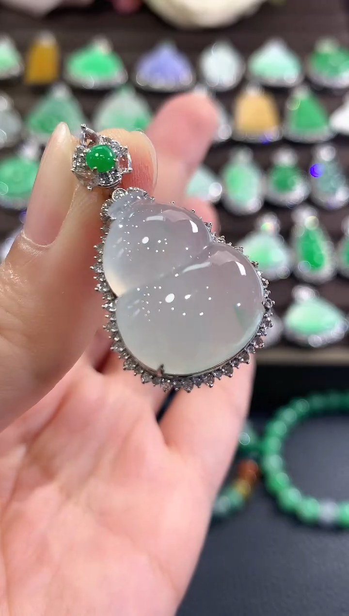 吊坠(不含链)18K金镶嵌翡翠b104      