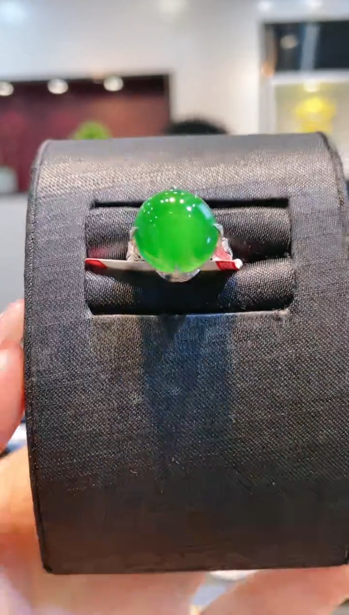 【闪购商品】翡翠颈饰18K金镶嵌A88天然A货翡翠戒指