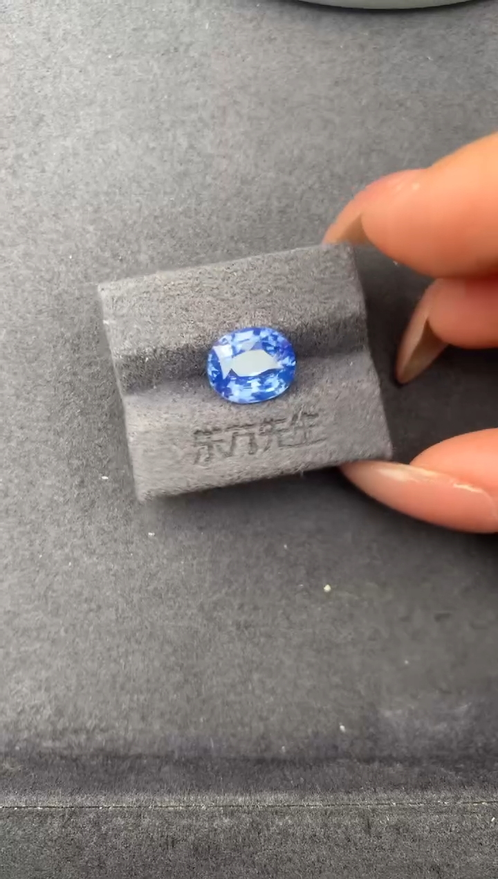 裸石蓝宝石4.5ct无烧矢车菊   定制
