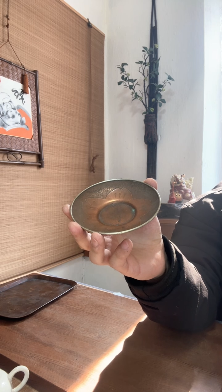 【闪购商品】杯中古品个别存有岁月痕迹，谨慎下单哦~