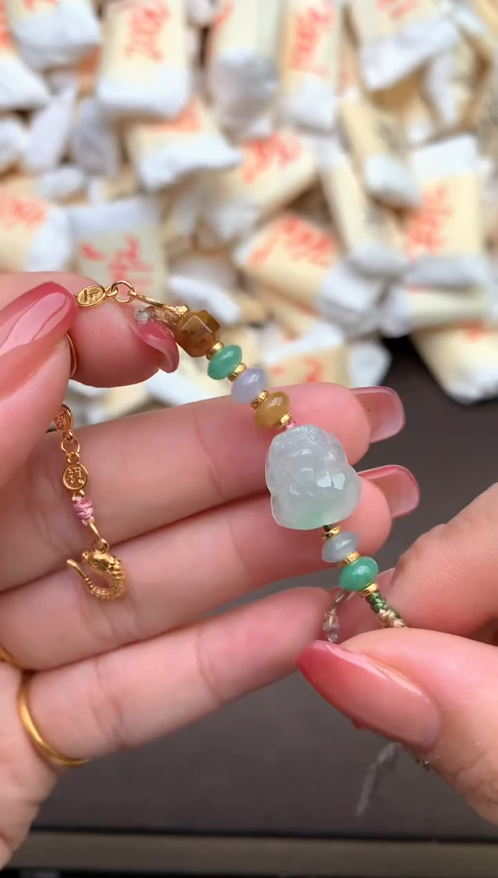 未镶嵌翡翠手绳  — 