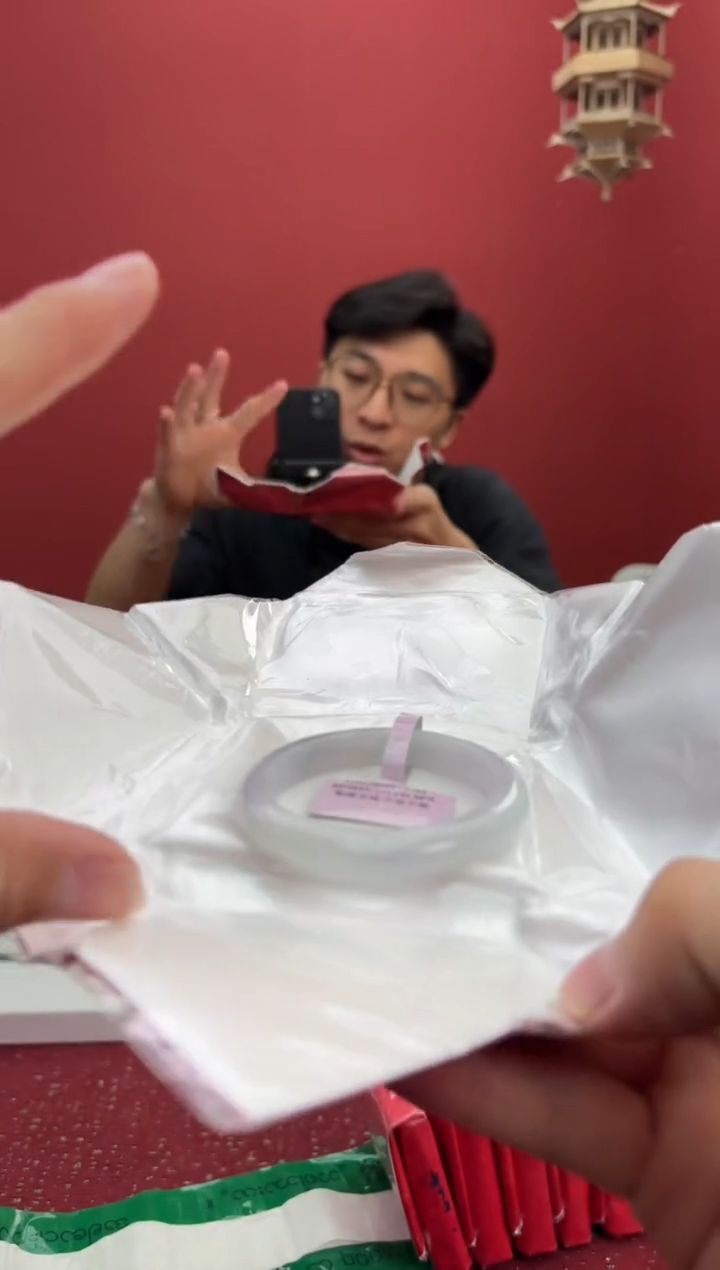 【闪购商品】翡翠手镯（贵妃镯）未镶嵌10手镯