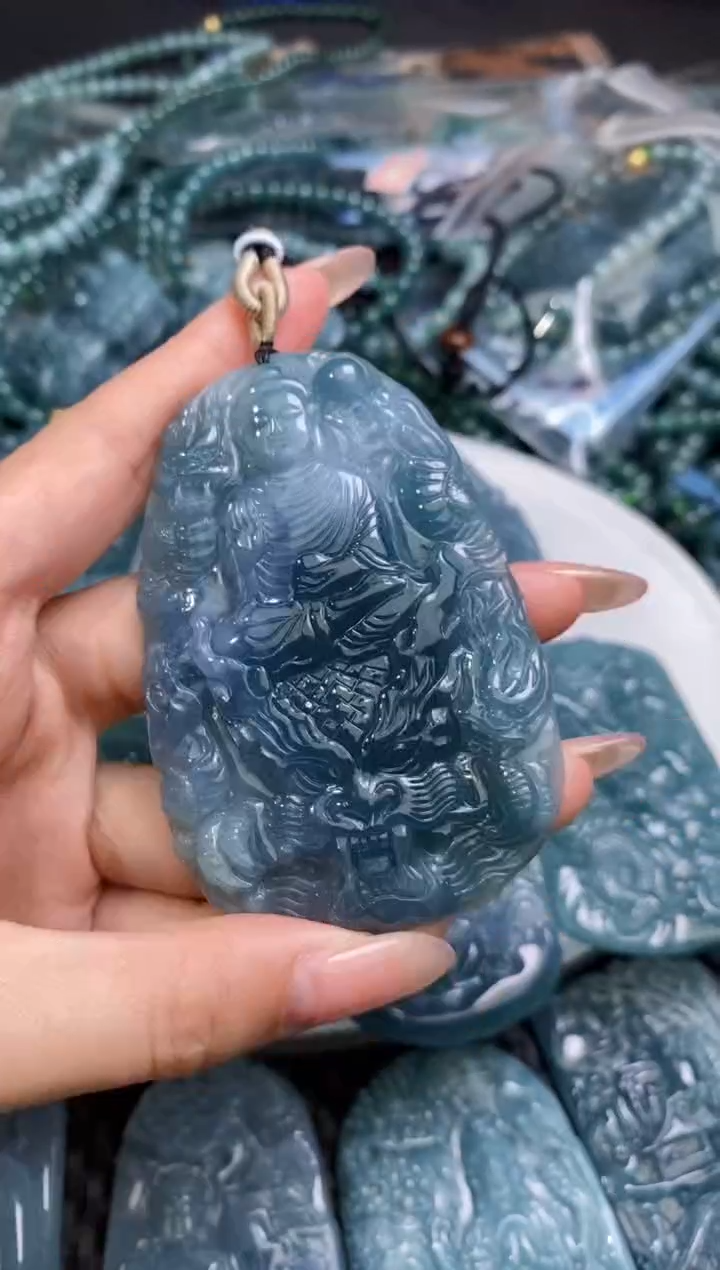 【闪购商品】翡翠颈饰未镶嵌             