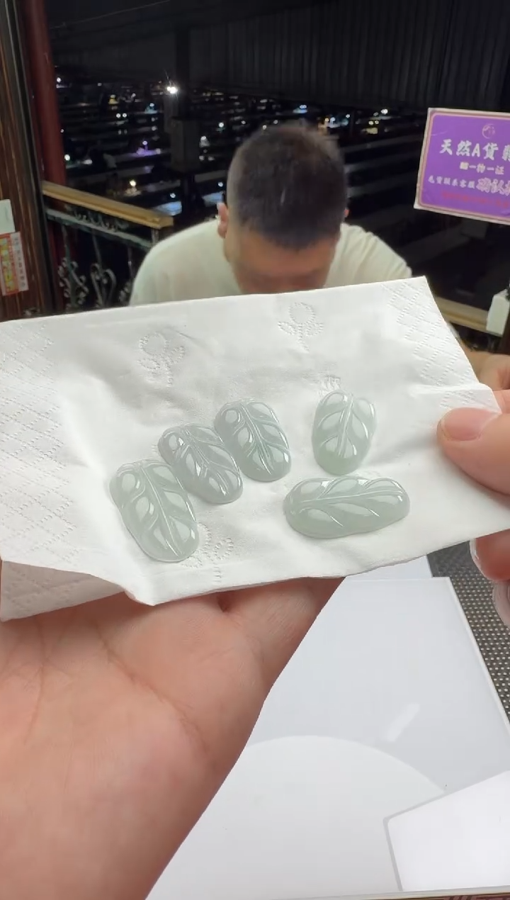 颈饰未镶嵌翡翠--011667-多样性发其一