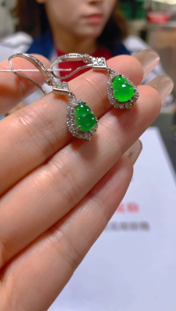 未镶嵌翡翠耳饰多样性发一