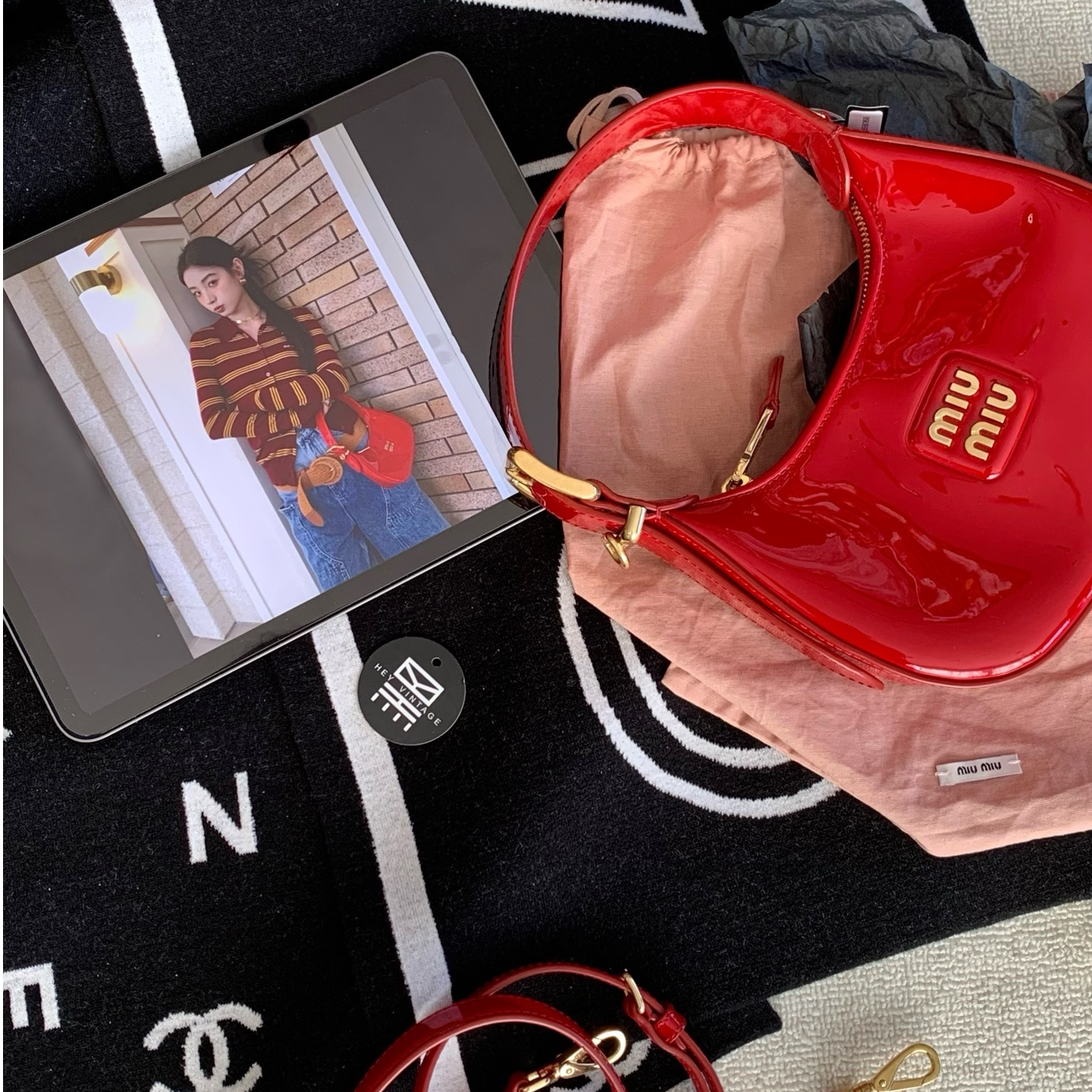 95新 MIU MIU/缪缪 红金漆皮小辣椒hobo包 18cm 18730671