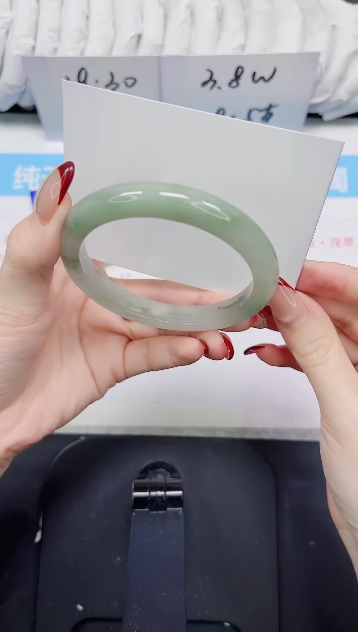 【闪购商品】石英质玉手镯未镶嵌392