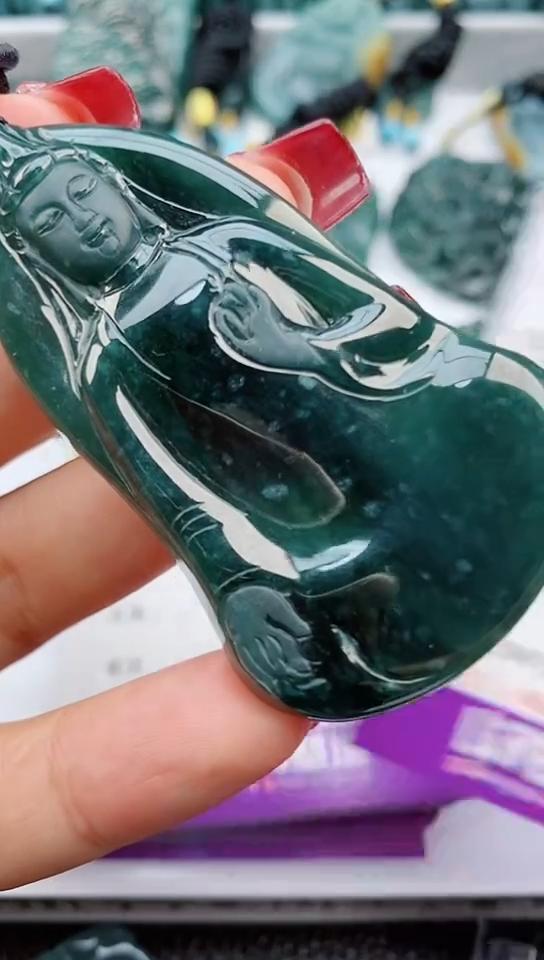 【闪购商品】翡翠颈饰未镶嵌           