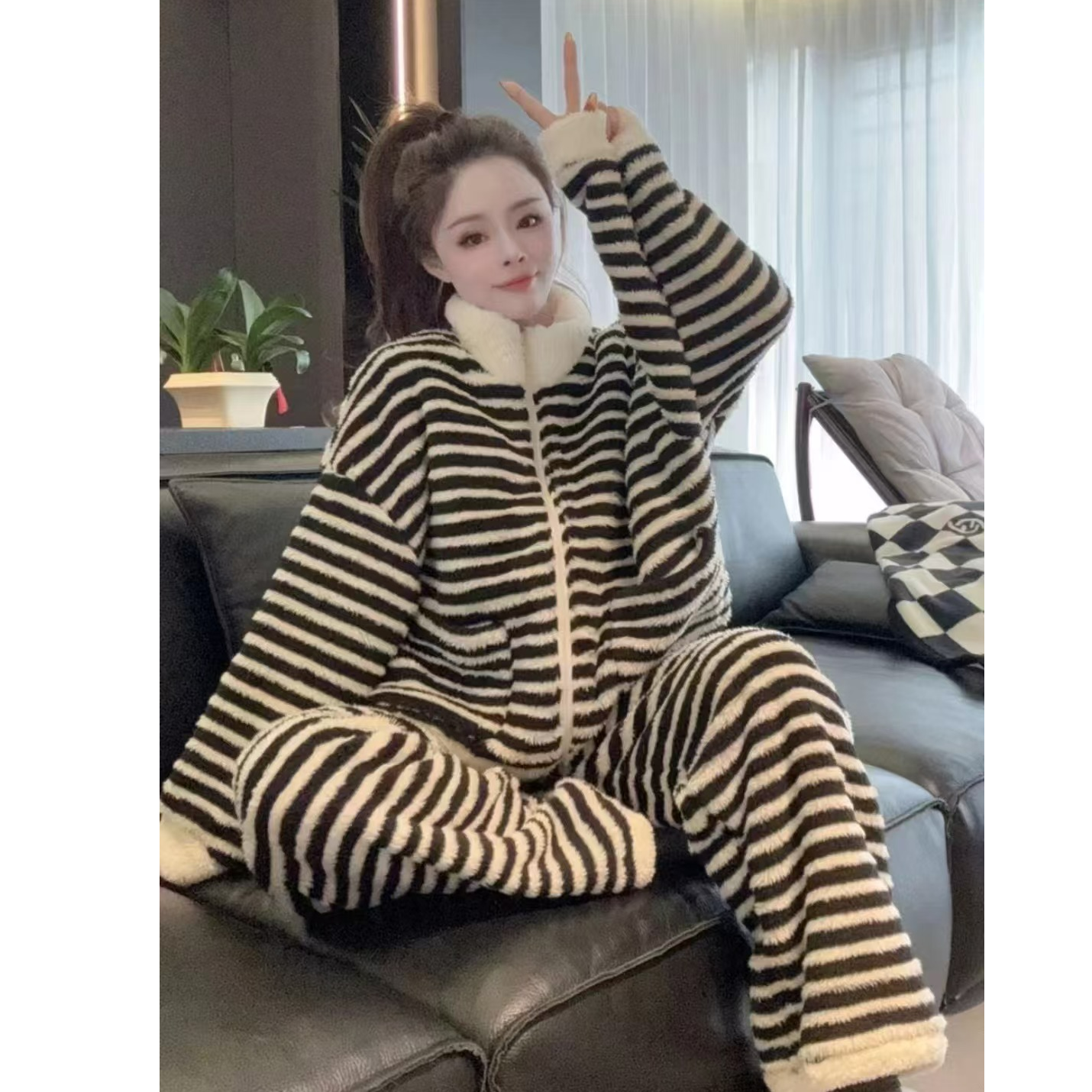 半边绒睡衣女冬季2024新款加厚加绒条纹家居服套装秋冬天可外穿
