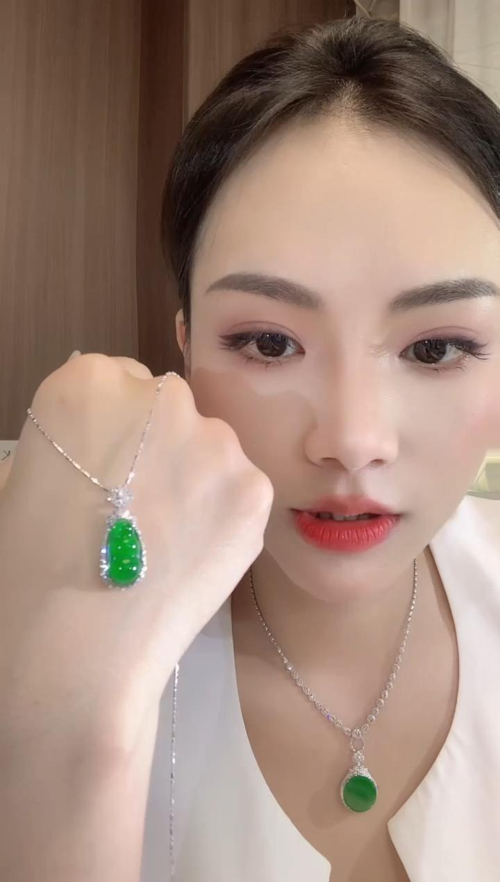 【云中意】18K金 翡翠绿豆子吊坠（不含链）- 多样性发一件BG