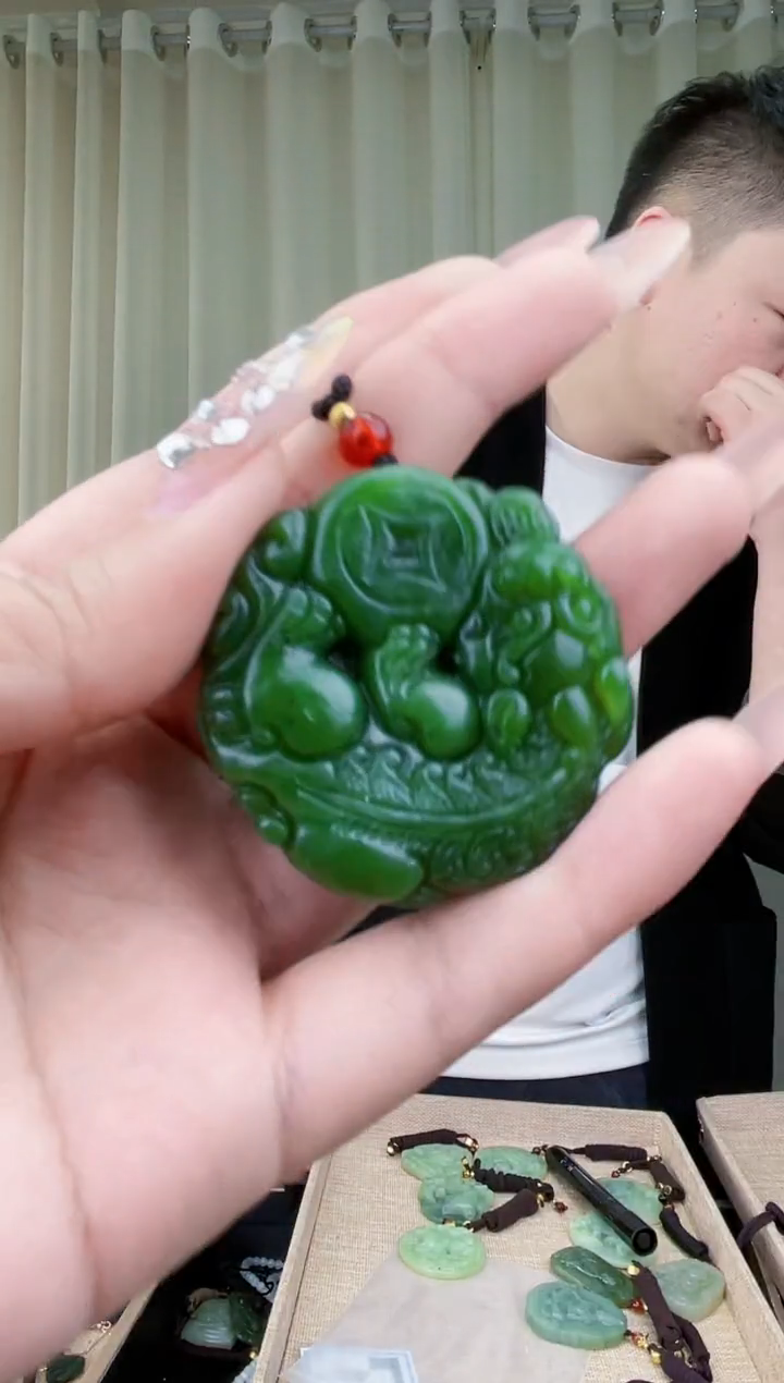 【闪购商品】和田玉挂件未镶嵌拍一发一，多样性发货！