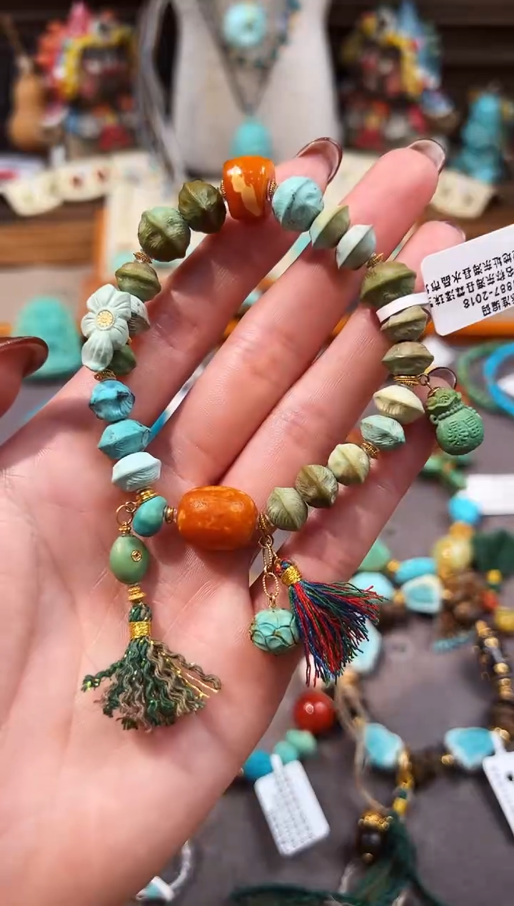 18K金镶嵌绿松石手链百香籽手链