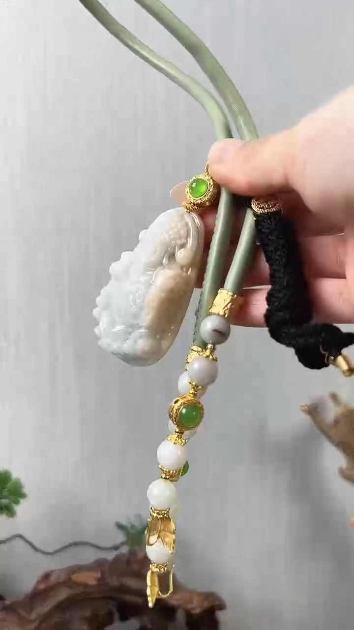 【闪购商品】翡翠颈饰未镶嵌财神