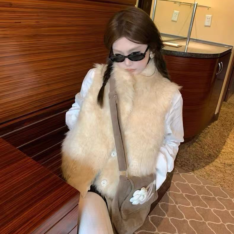 米古古 青柠#1933-新 富家乖乖女无袖毛毛马甲背心（S 衣长49）