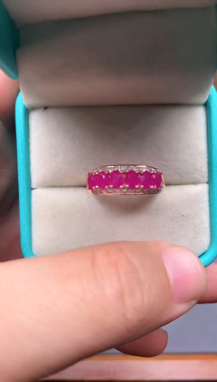 【闪购商品】红宝石戒指银S925镶嵌........