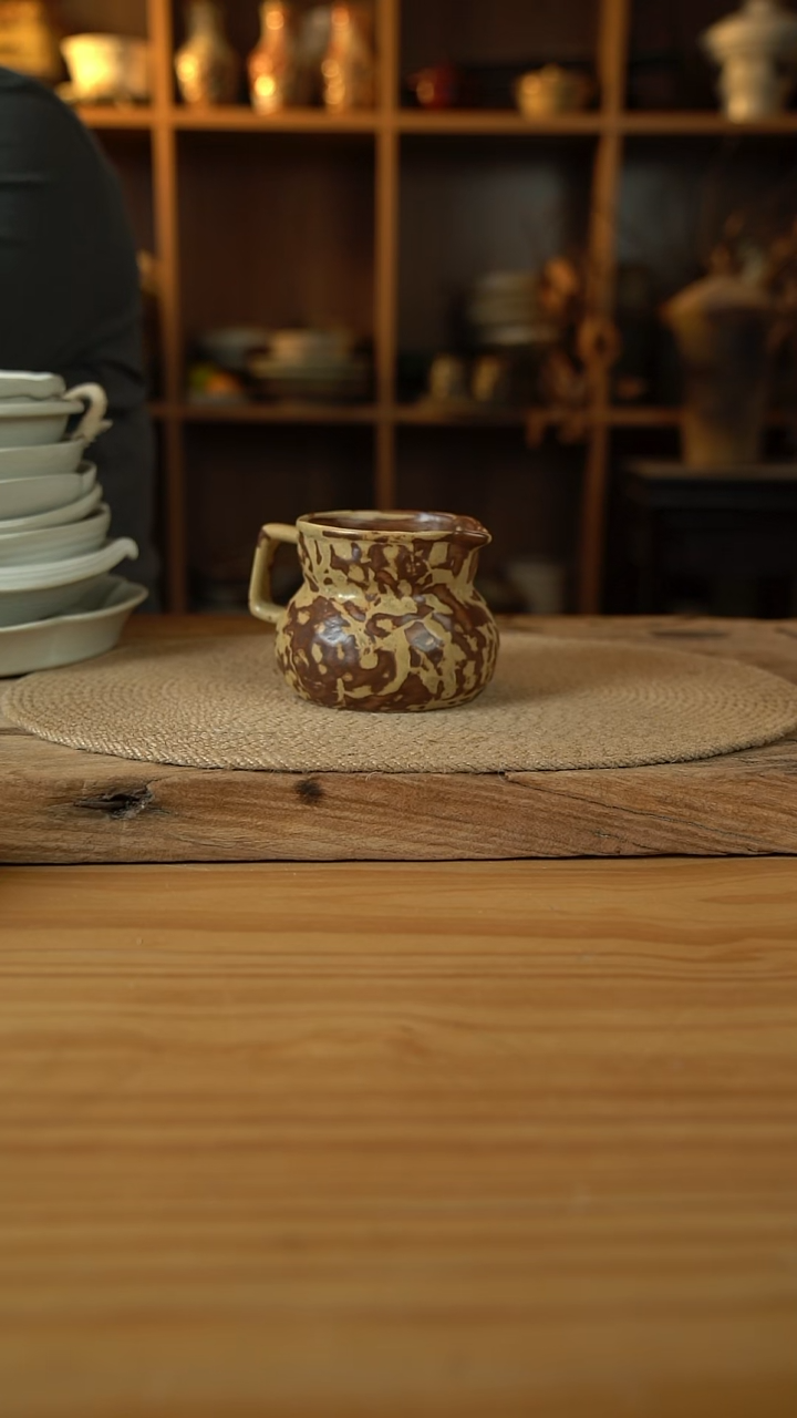 福利虎皮系列的带把手奶壶1个