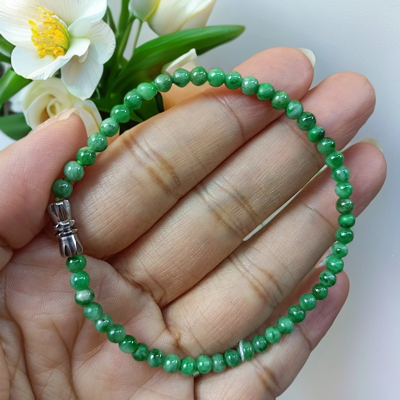 天然缅甸翡翠A货，绿小米手串，卡3.8mm（宠粉大放漏）