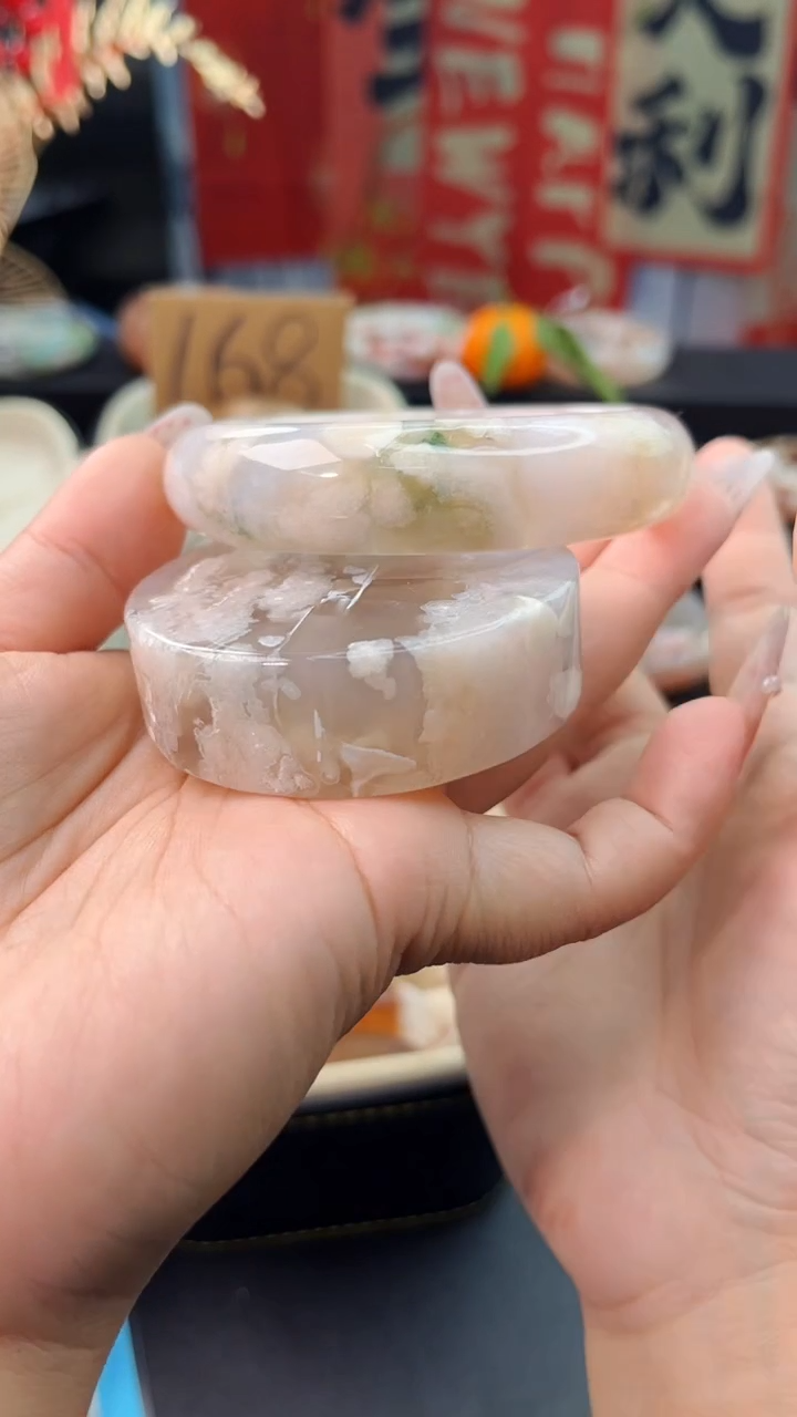 【闪购商品】石英质玉手镯未镶嵌赠送镯心（60圈口）