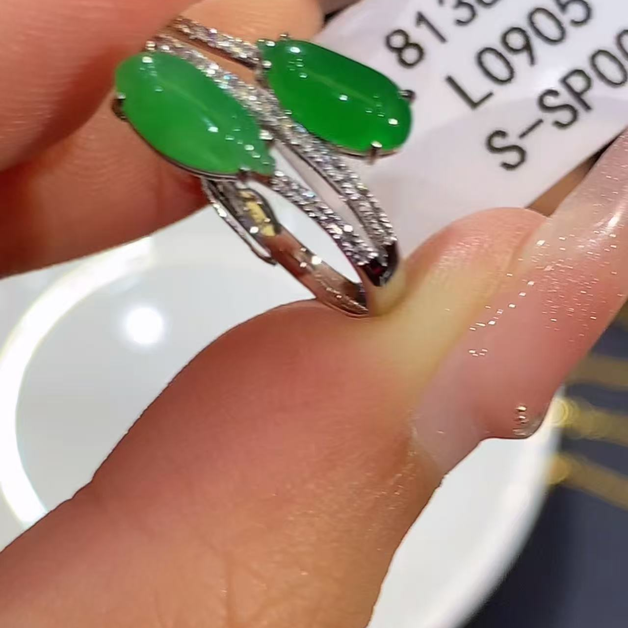 18k金镶 天然缅甸A货翡翠戒指   L0905 多样性发其一