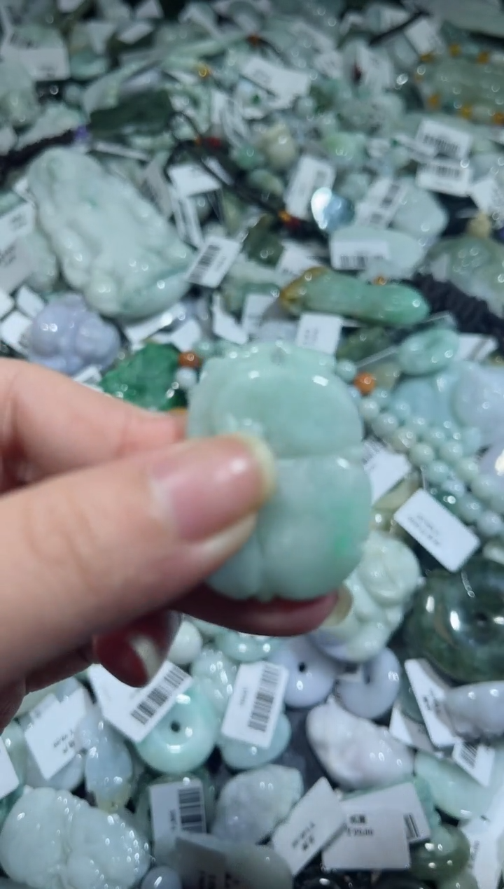 【闪购商品】翡翠颈饰未镶嵌00016793