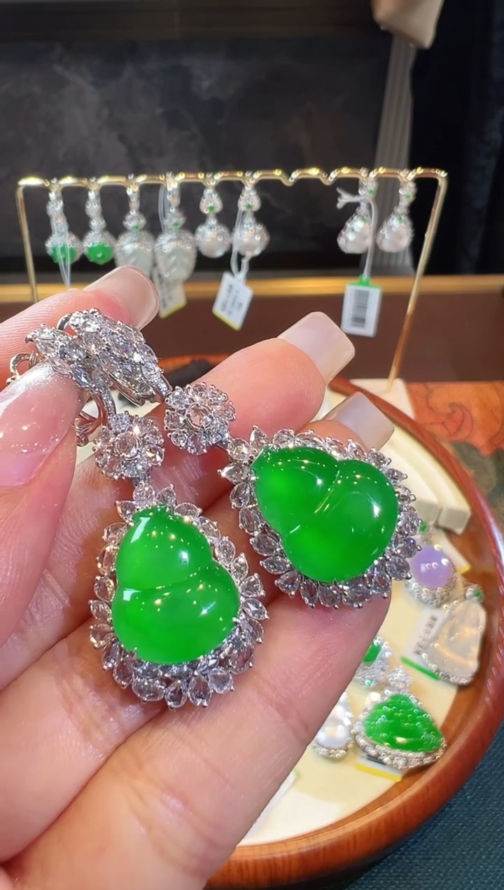 翡翠18K金镶嵌耳饰翡翠