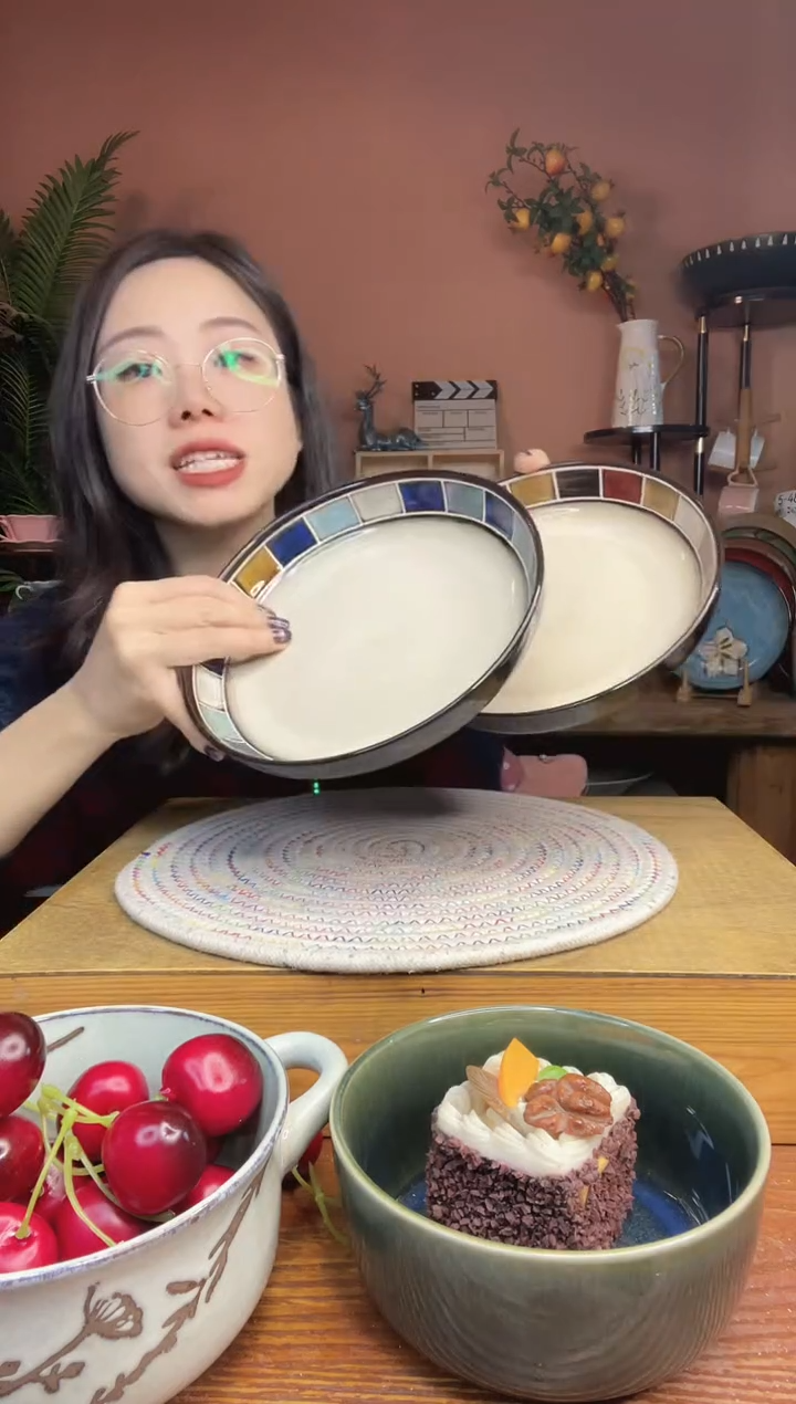 陶瓷8英寸手绘格子深盘 2件 微瑕疵