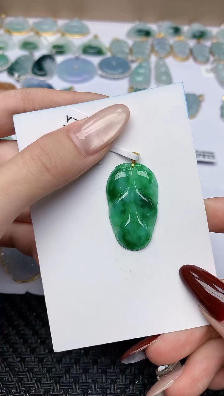 【闪购商品】翡翠颈饰18K金镶嵌天然翡翠a货