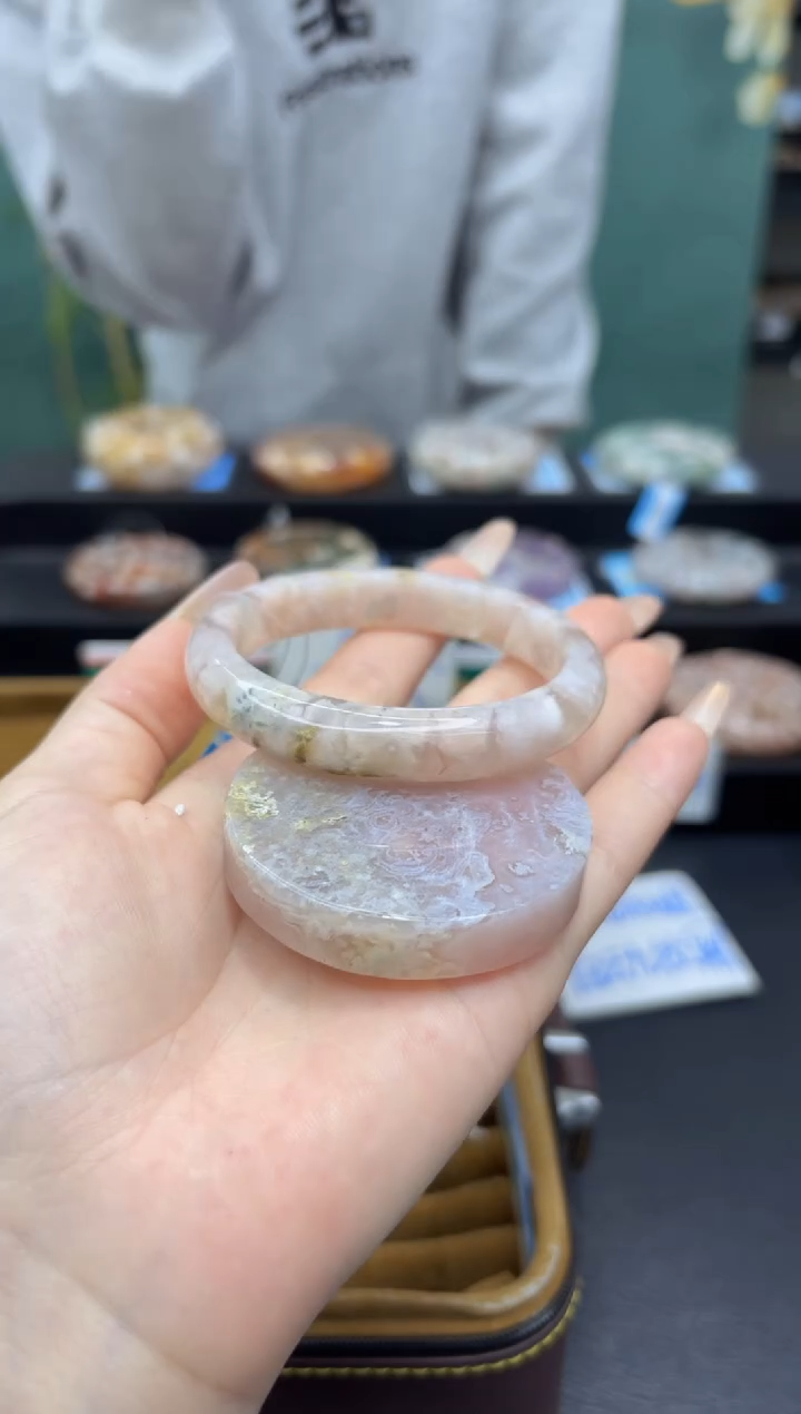 【闪购商品】石英质玉未镶嵌手镯C526(56圈赠送镯心)