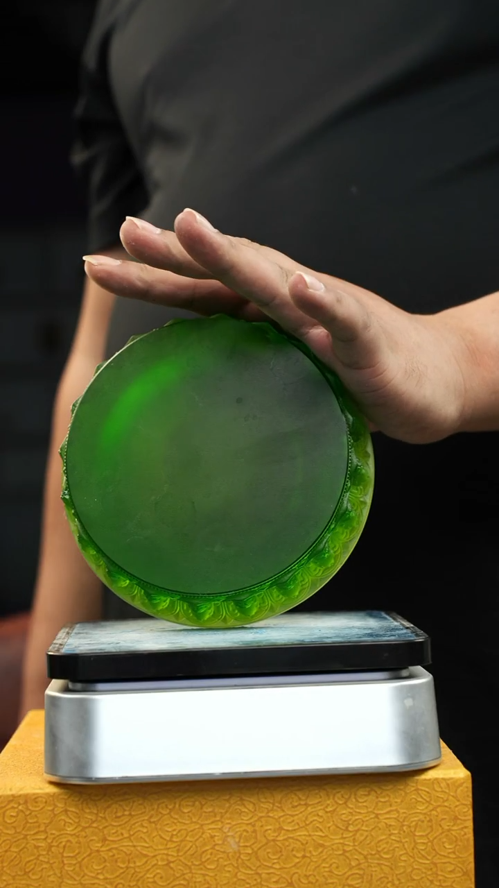 手工艺品琉璃小**法古法琉璃底座摆件