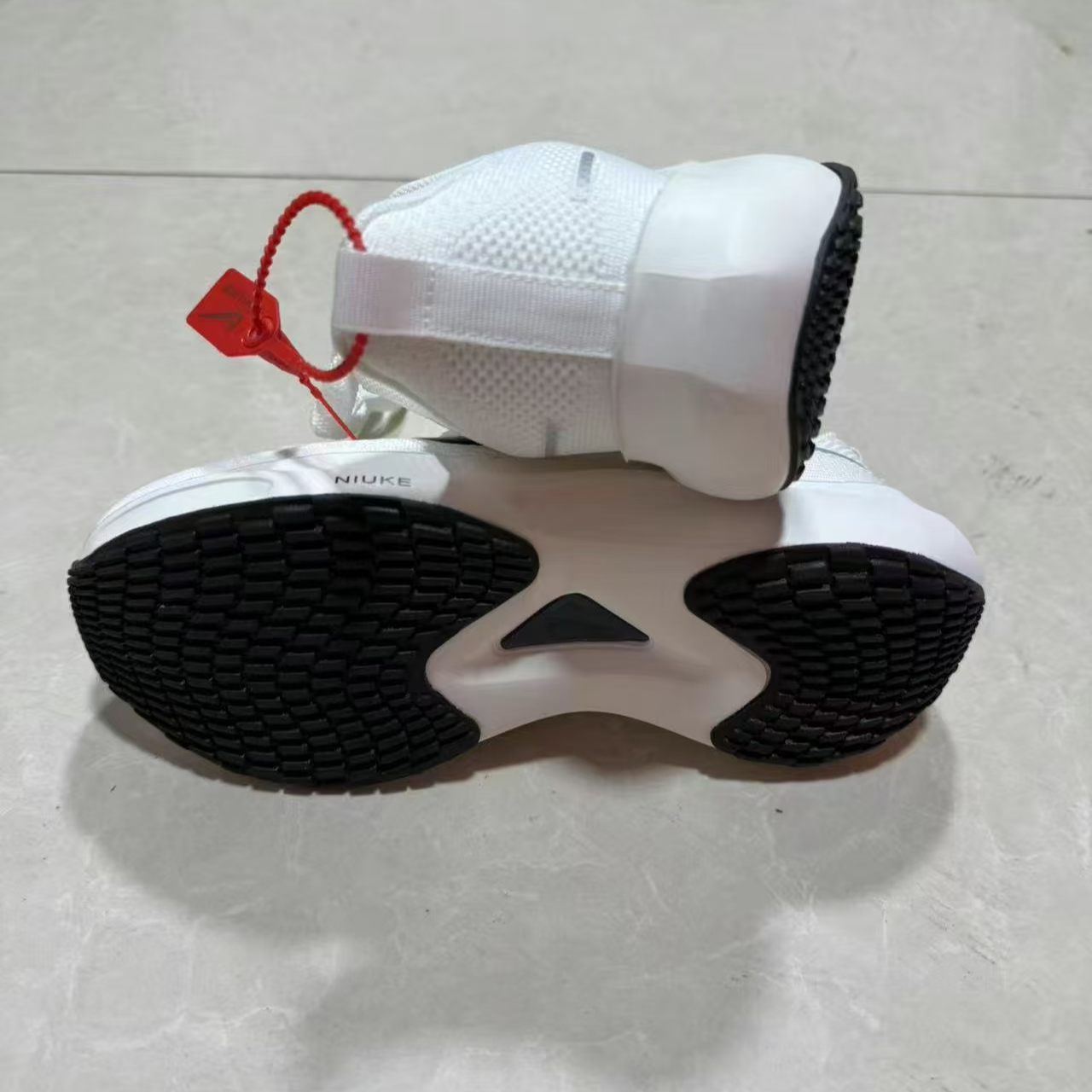 2025断码跑步鞋男女运动鞋