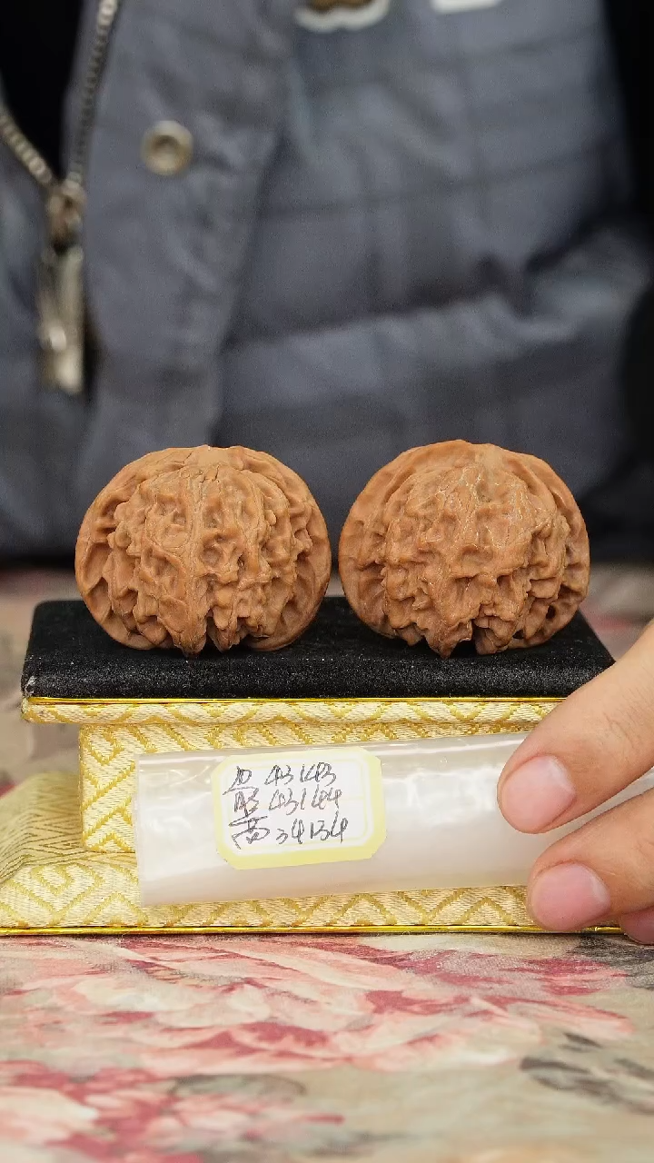 【闪购商品】文玩核桃把件苹果园