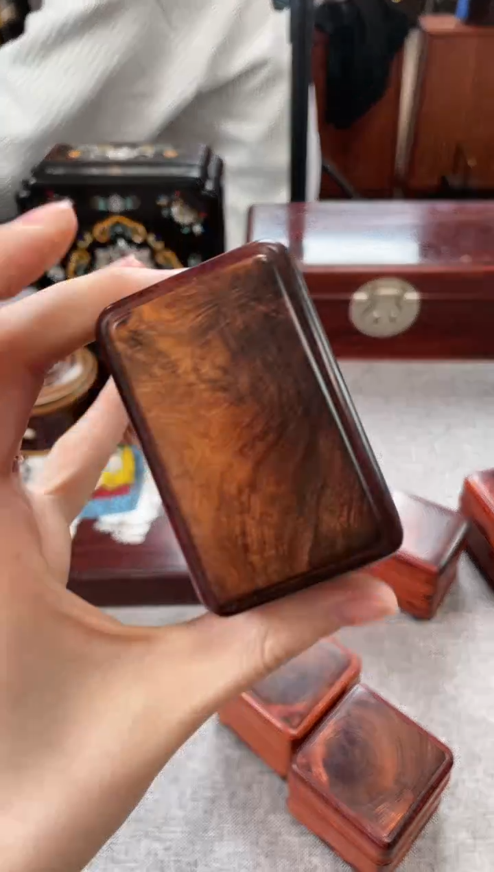 【闪购商品】紫檀木类成套家具镶嵌黄花梨面包盒
