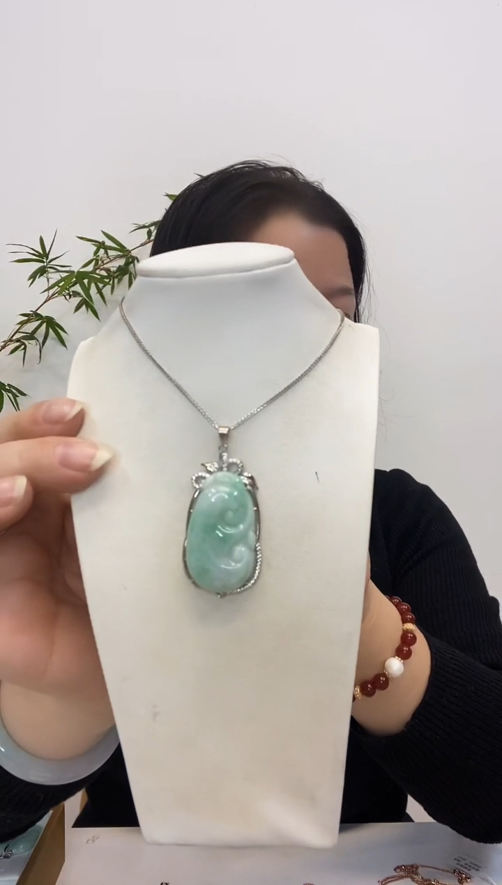 【闪购商品】翡翠吊坠(赠链)银S925镶嵌如意