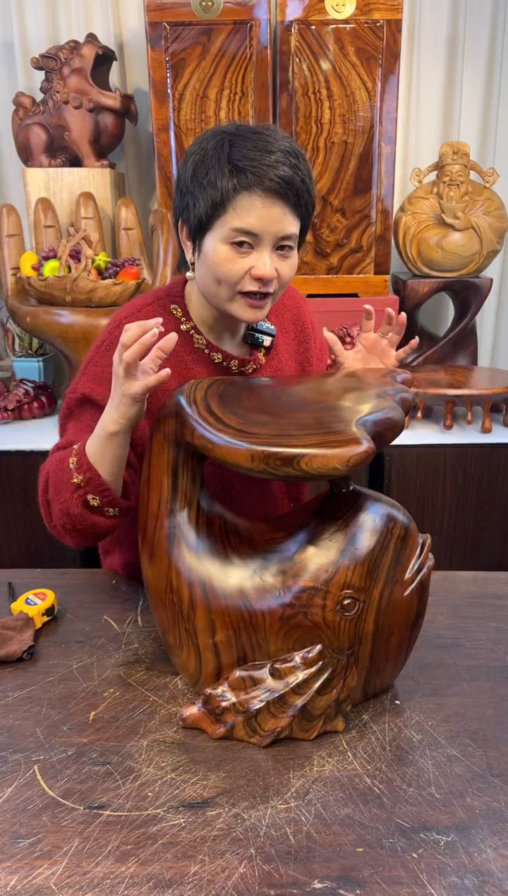 【闪购商品】香樟木实木创意凳子