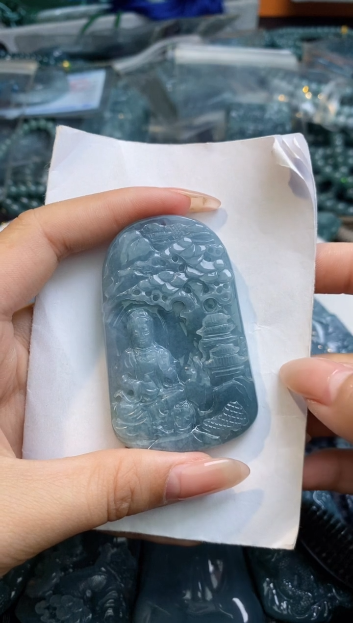 【闪购商品】翡翠颈饰未镶嵌           