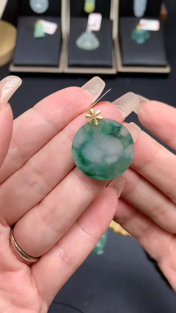 【闪购商品】翡翠吊坠(不含链)18K金镶嵌MS141741