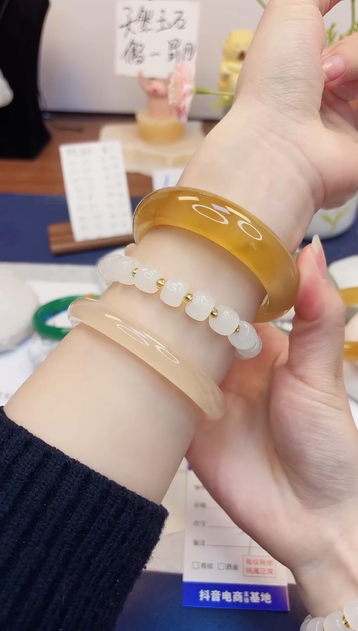 【闪购商品】石英质玉手镯未镶嵌70-财气镯-圈口57