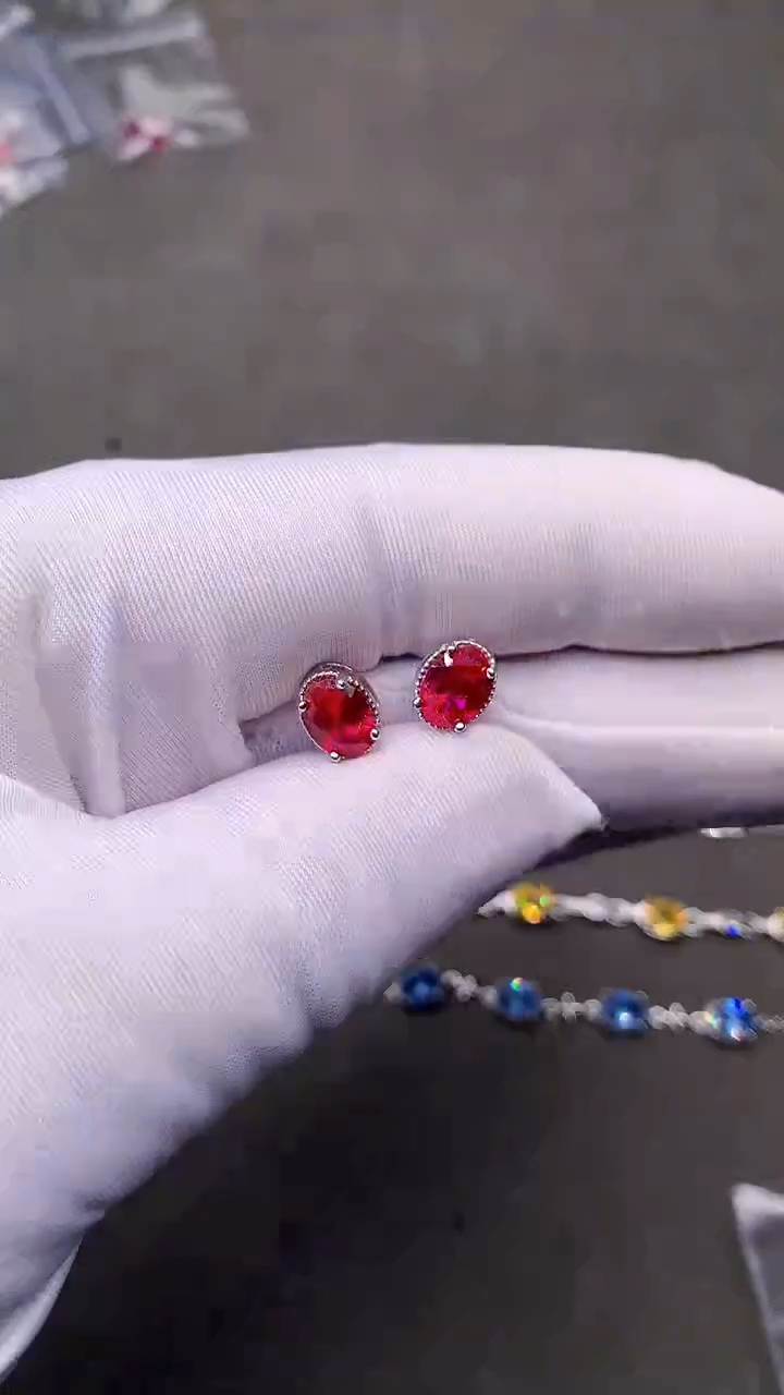 【闪购商品】红宝石耳饰银S925镶嵌.........