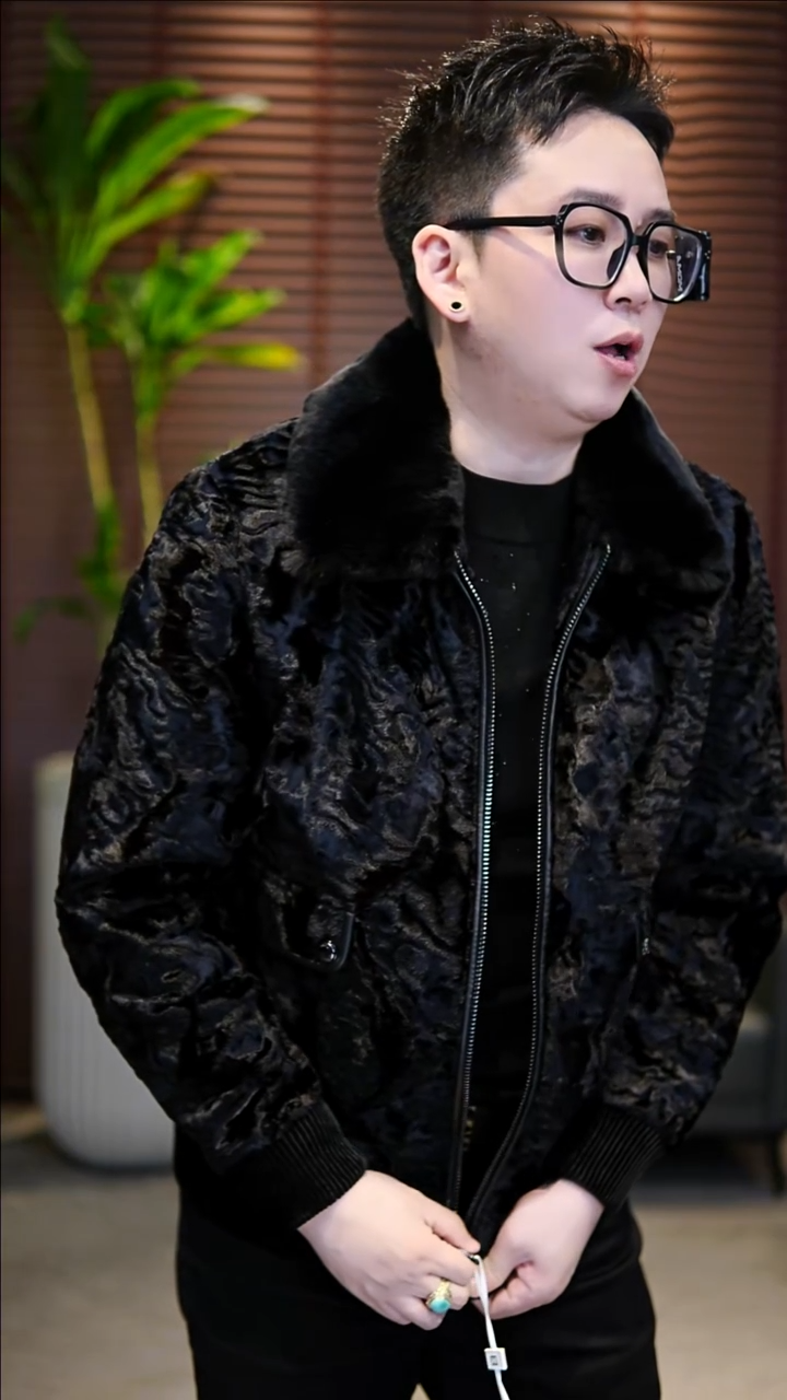 和**尘48码（115-130斤）兔毛领醋酸夹克9182