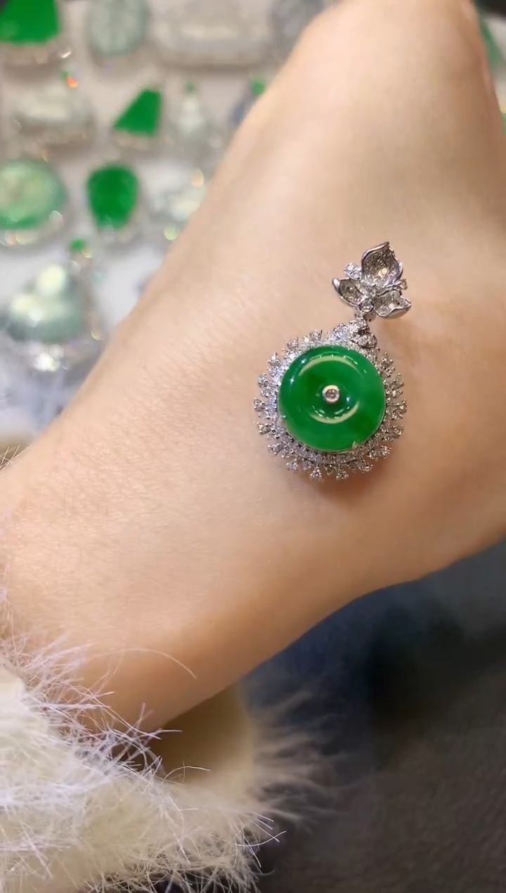 【闪购商品】翡翠吊坠(不含链)18K金镶嵌D16