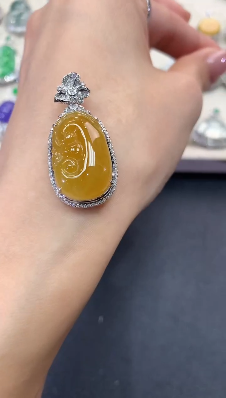 【闪购商品】翡翠吊坠(不含链)18K金镶嵌a116          