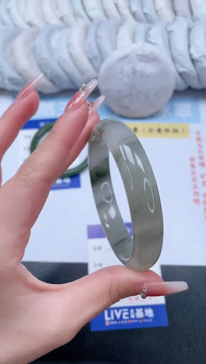 【闪购商品】石英质玉手镯未镶嵌T63-61