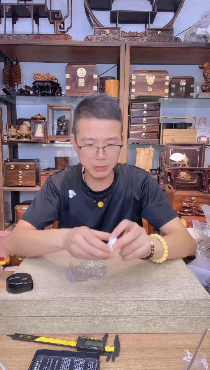乌木类书架183塑料香插  孔较大瑕疵