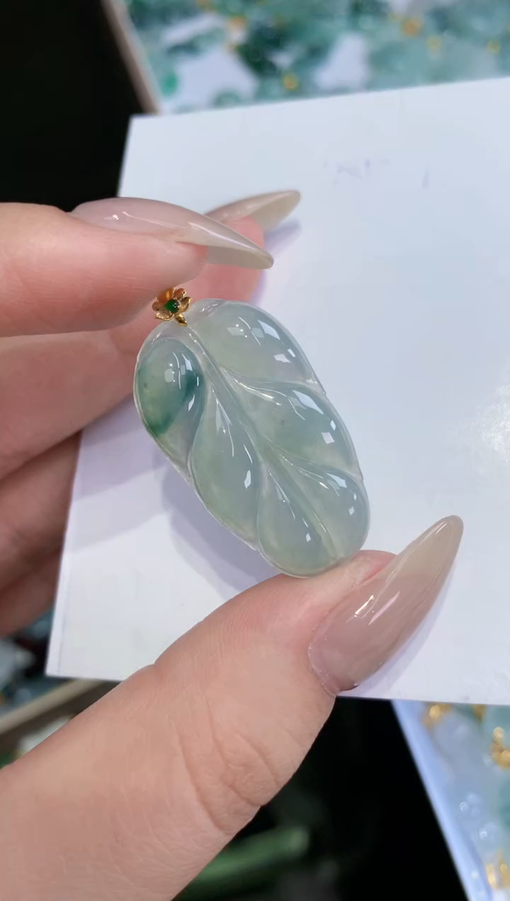 颈饰18K金镶嵌翡翠天然缅甸翡翠A货挂件 