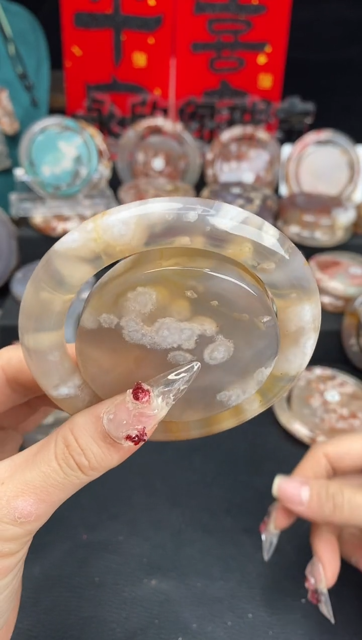 【闪购商品】石英质玉手镯（圆镯）未镶嵌59