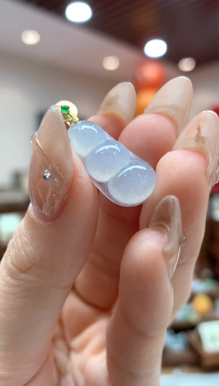 【闪购商品】翡翠吊坠(不含链)18K金镶嵌豆子