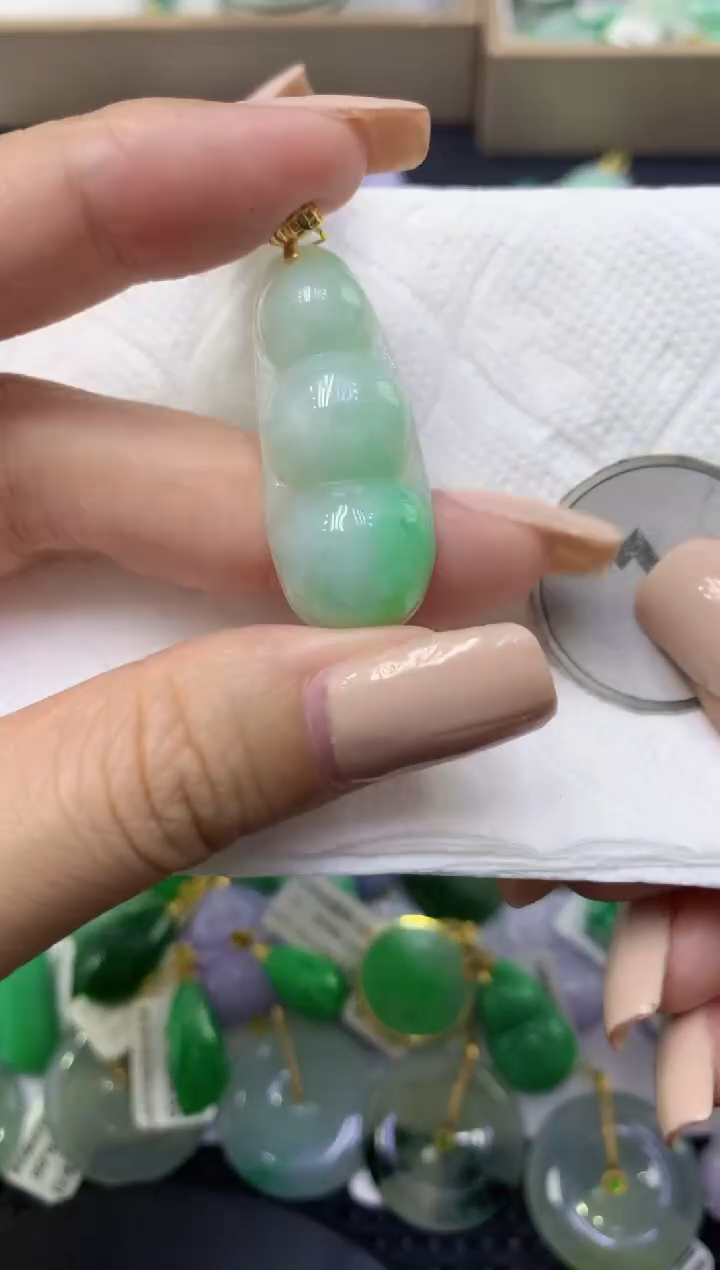 颈饰未镶嵌翡翠天然缅甸翡翠A货