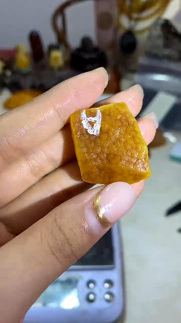 琥珀未镶嵌珠宝奇石天然琥珀蜜蜡原石7.6g